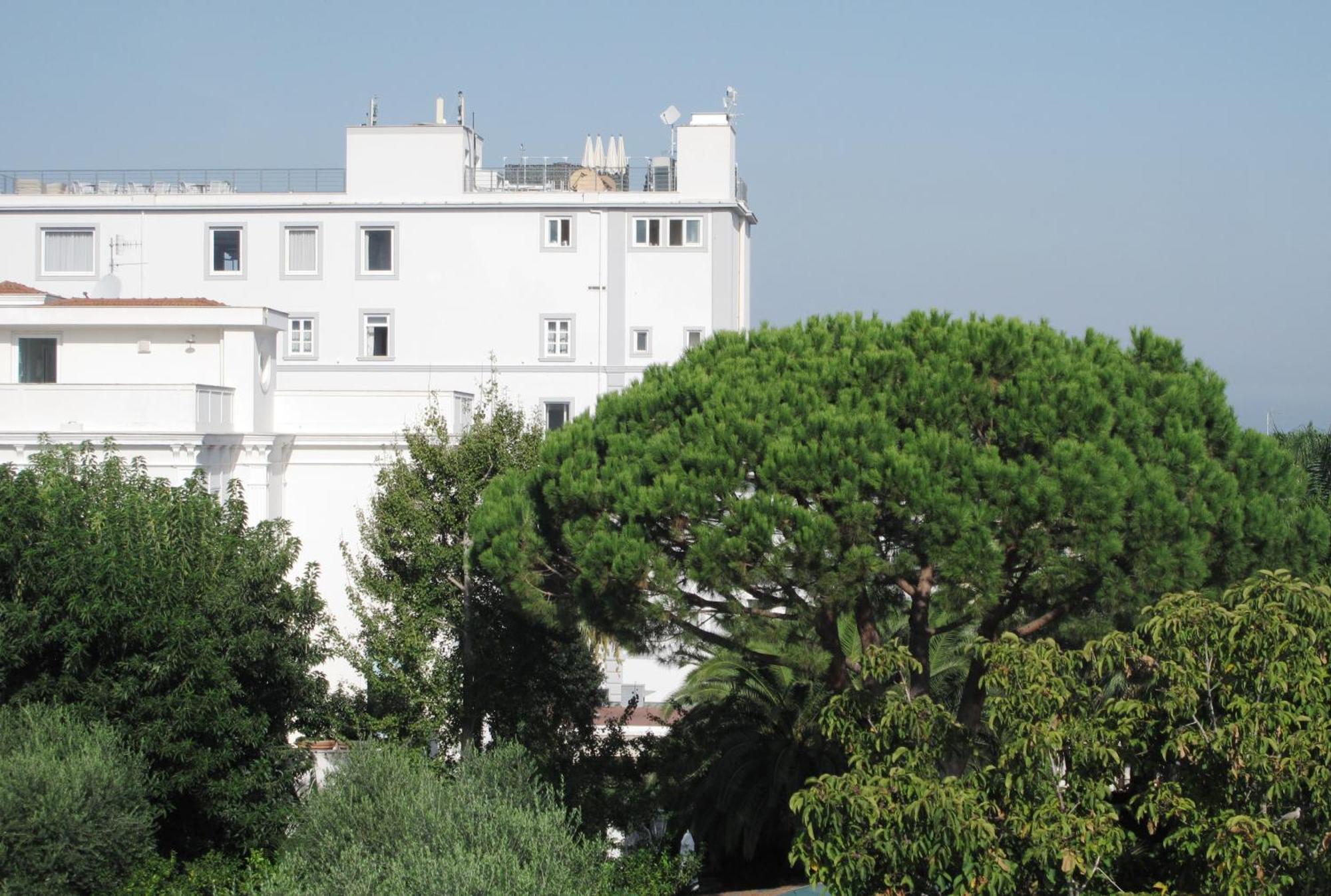 Reggine Holiday Apartments Sant'Agnello Habitación foto